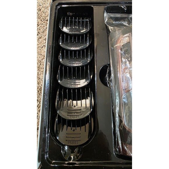 AIBORS Dog Grooming Clippers kit Wireless Rechargeable Gold Model H6011 - Picture 7 of 12